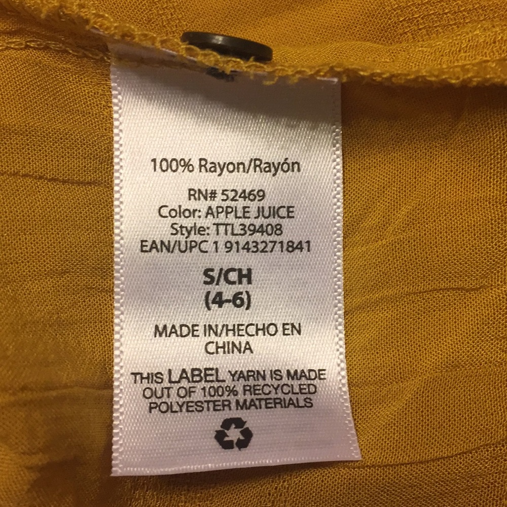 Ruffle Edge Peasant Time and Tru Top - Picture 6 of 6